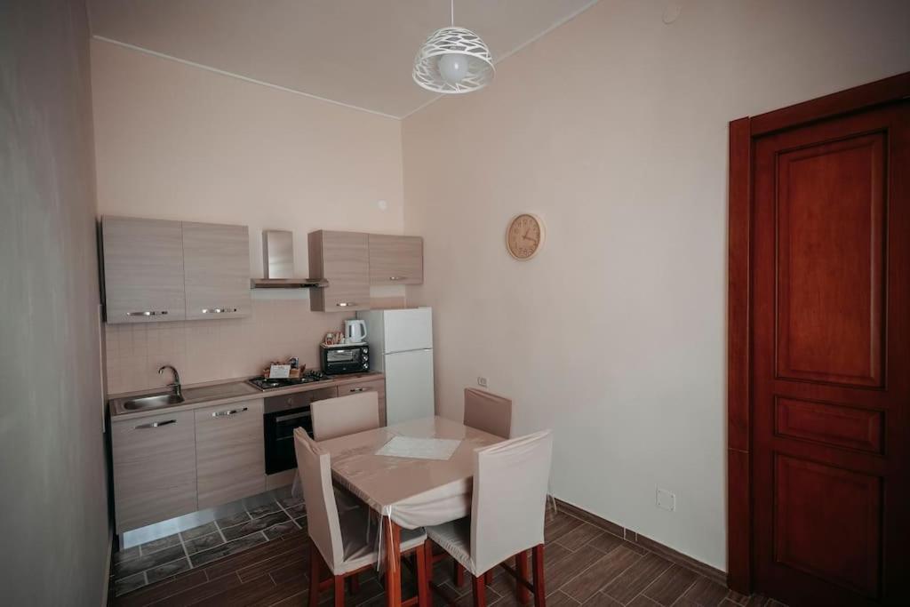 Historical Center Valery Sweet House Apartment Naples Luaran gambar
