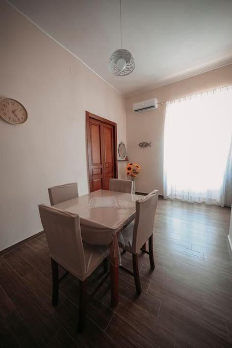 Historical Center Valery Sweet House Apartment Naples Luaran gambar